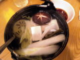 寒い冬には湯豆腐と熱燗、うまいね。北浦和の串焼きなら一也